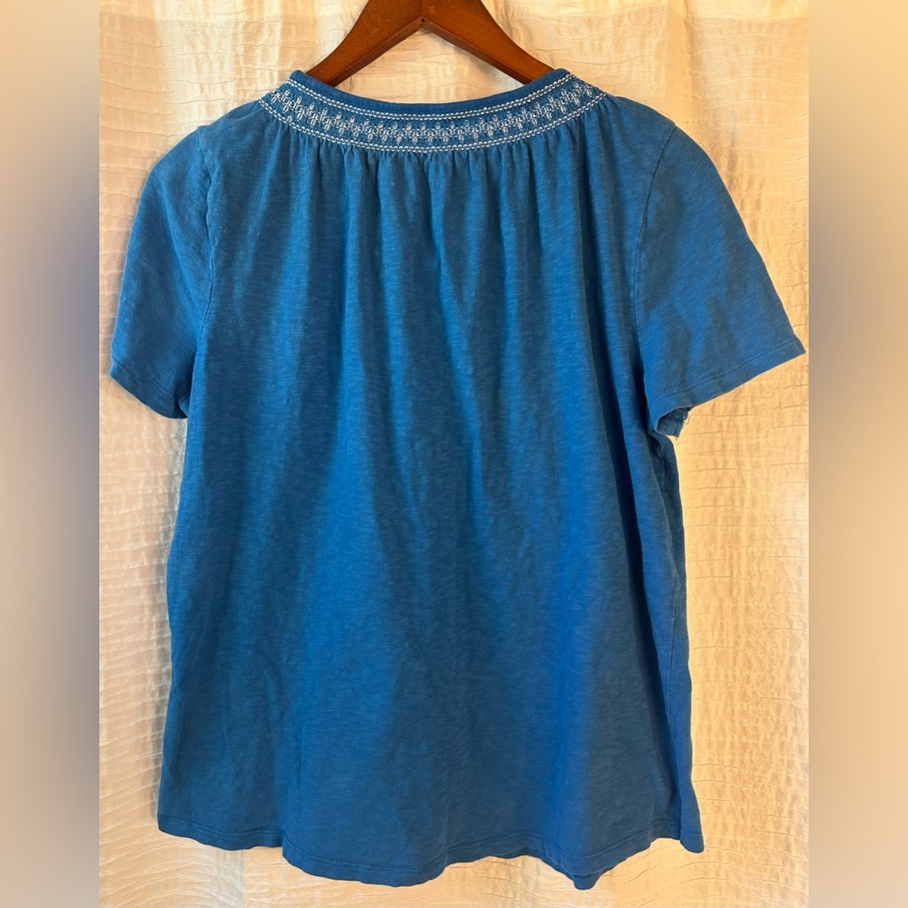 Talbots Teal Blue Short Sleeve Scoop Neck Top with White Embroidery - Picture 3 of 3